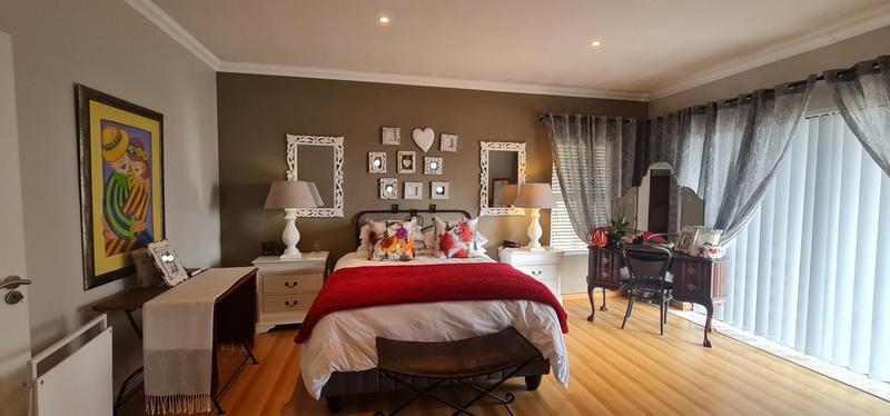 5 Bedroom Property for Sale in Myburgh Park Western Cape